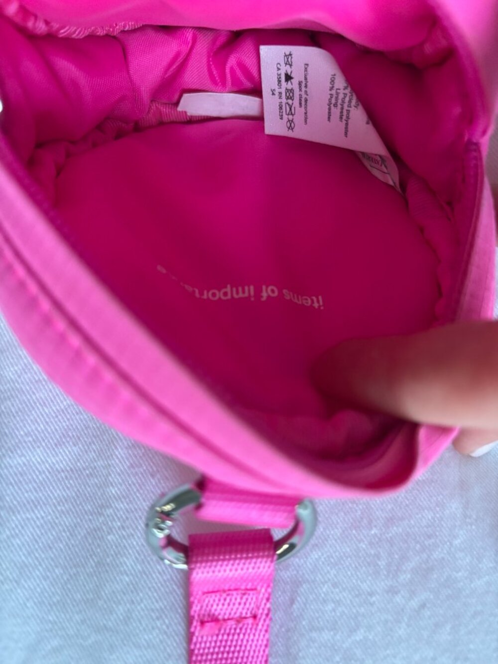 Lululemon Logo Pouch with 3 lululemon scrunchies. - Picture 4 of 6
